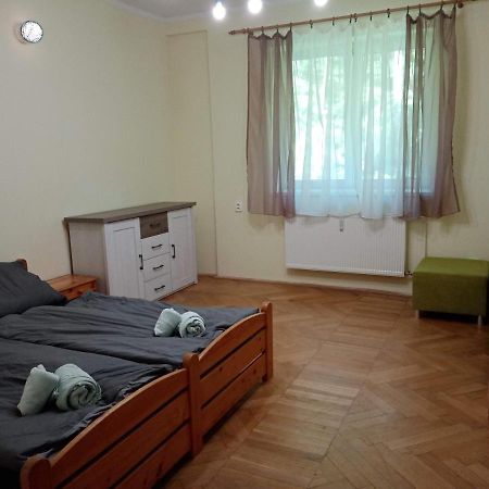 Apartman Xxl ヤーヒモフ エクステリア 写真