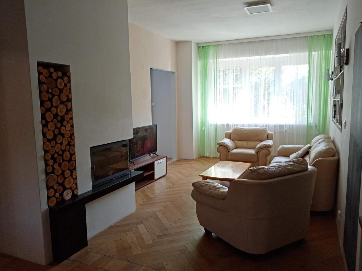 Apartman Xxl ヤーヒモフ エクステリア 写真