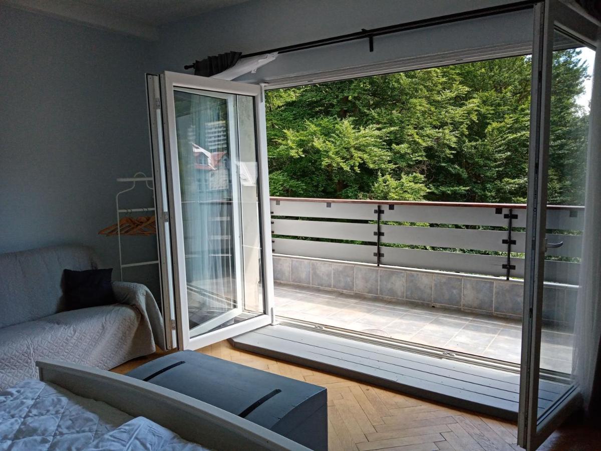 Apartman Xxl ヤーヒモフ エクステリア 写真