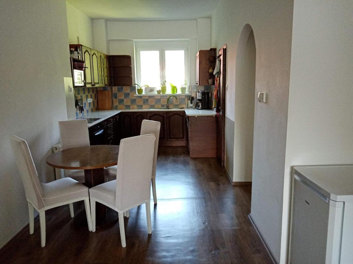 Apartman Xxl ヤーヒモフ エクステリア 写真